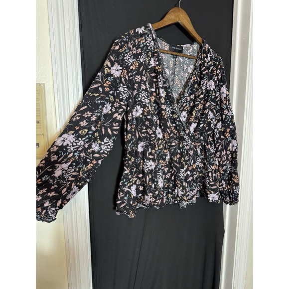 Lane Bryant Boho Cottage Top‎ 14 16 Navy Pink Floral Faux Wrap Peplum Balloon - Picture 2 of 11